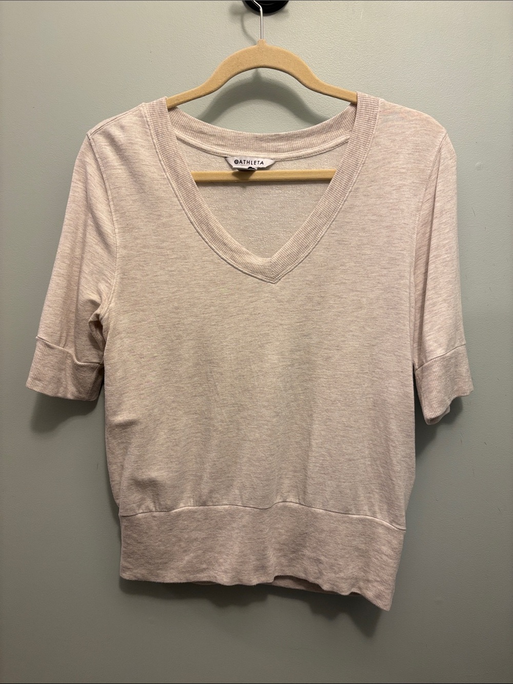 Athleta Step Forward Sweatshirt Tee Small V-Neck Half Sleeve Tan/Oatmeal